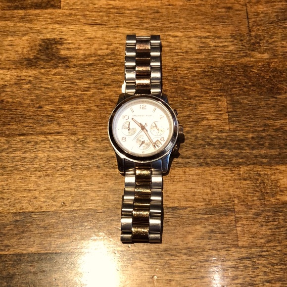 Michael Kors Chronograph Bracelet Silver-Tone Dial - Picture 2 of 5